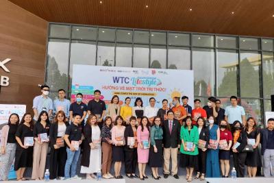 Đông đảo phụ huynh & bạn trẻ tham dự ngày hội học bổng Du học & Anh văn Quốc tế tại Bình Dương