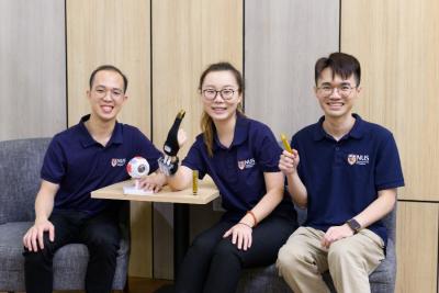 Các phát minh trẻ từ NUS Engineering một trong ba người chiến thắng toàn cầu cho Giải thưởng James Dyson